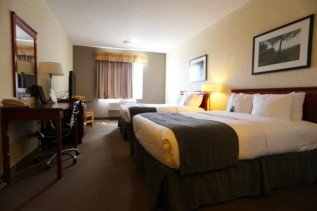 Hotel Lakeview & - Nelson Fort Nelson